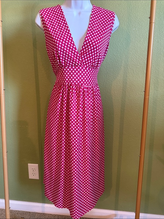 Jon & Anna Dresses & Skirts - Jon & Anna Fuchsia Polka Dot V-Neck Midi Dress